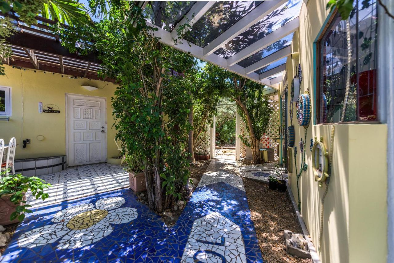 Sunflower Villa Studios Palm Beach Kültér fotó